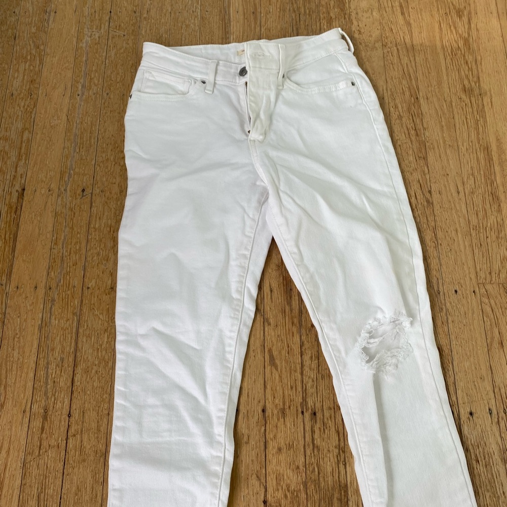 White Levi skinny jeans
